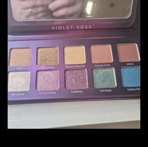 Violet Voss Disco Drip Eye Shadow Palette - Purple and Pink
